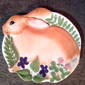 Mesa Bunny Plate. Ceramic Beige and Purple